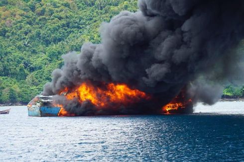 Lagi, KKP Tenggelamkan 10 Kapal Maling Ikan di Laut Natuna Utara