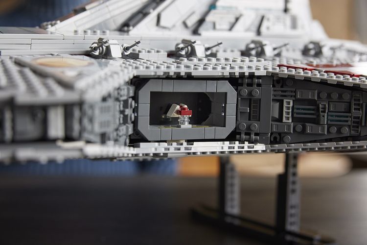Ultimate Collector Series (UCS) Venator-Class Republic Attack Cruiser dari Lego