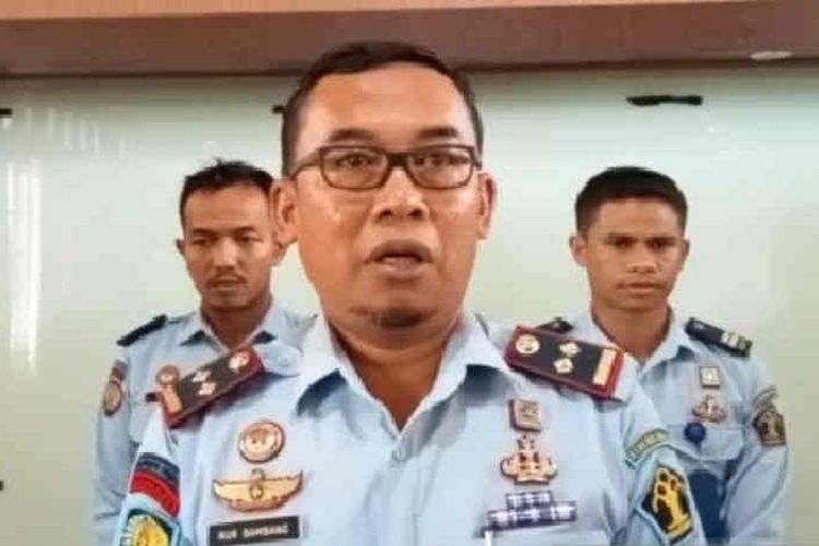 Kepala Lapas Narkotika Gintung Cirebon Nur Bambang Supri Handono memberi keterangan kepada media di Cirebon, Jawa Barat, Selasa (13/9/2022).
