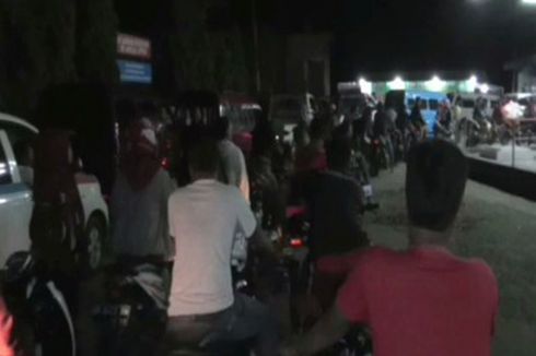 BBM Sulit Didapatkan, Kendaraan di Polewali Mandar Antre dari Siang hingga Malam