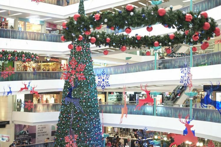 6 Pohon Natal Ikonik Dan Instagramable Di Jakarta Halaman All Kompas Com