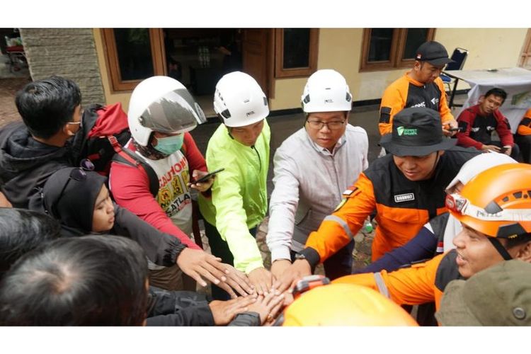 WMP berkolaborasi dengan Dompet Dhuafa memberiikan bantuan gempa bumi di Cianjur.