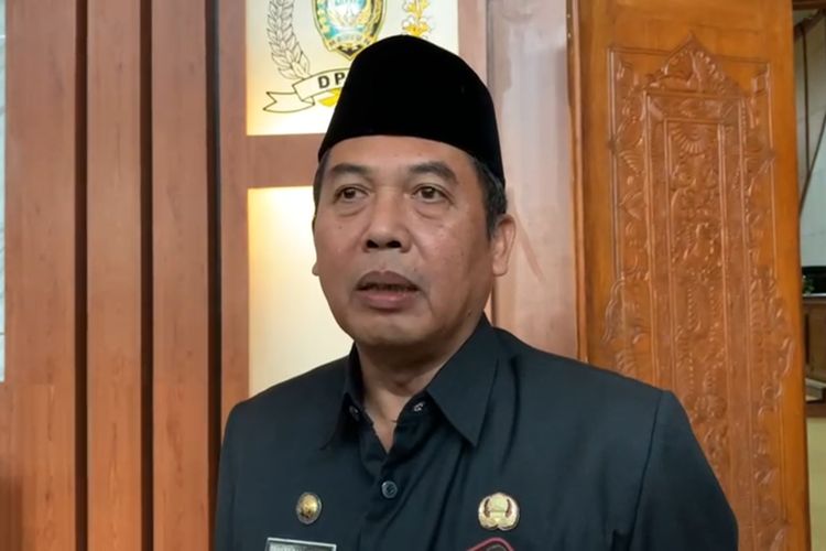 Sekda Kab Madiun, Tontro Pahlawanto