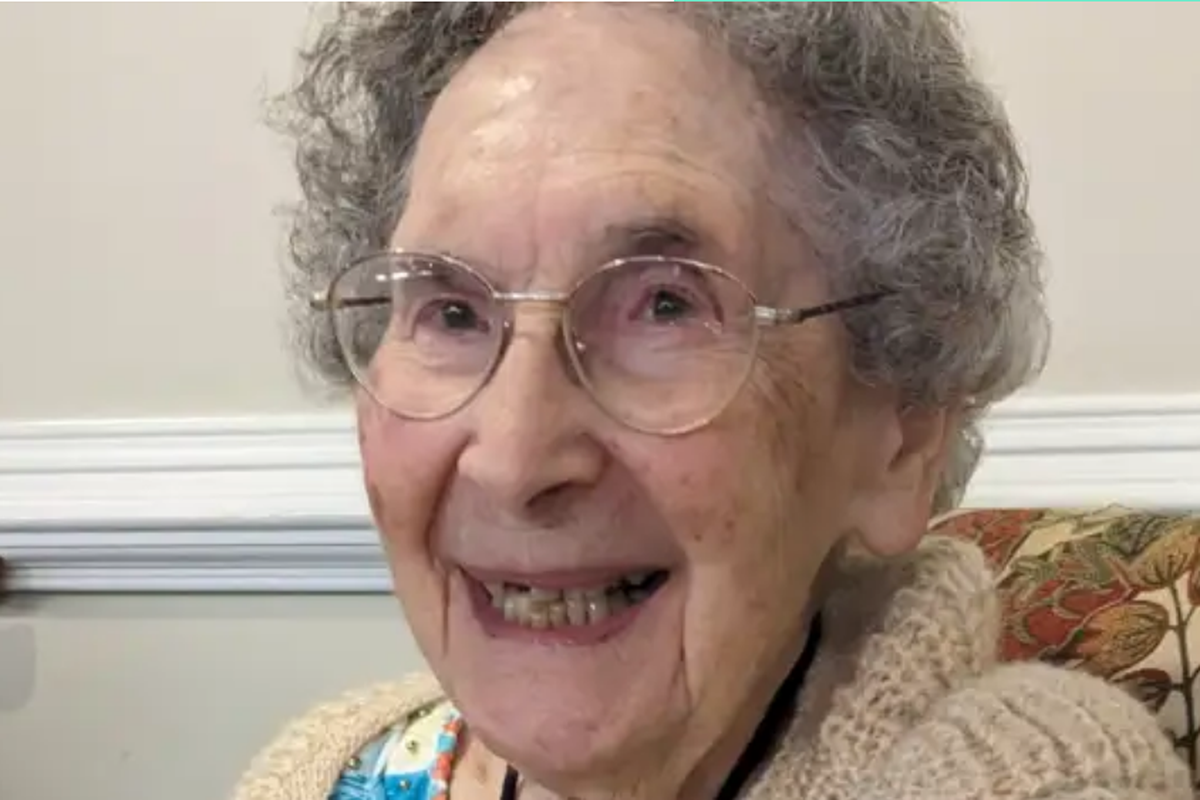 Shirley Hodes, di ulang tahunnya ke-107