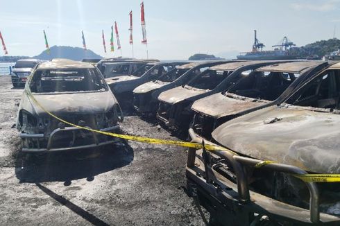 Polisi Selidiki Penyebab Kebakaran 12 Unit Mobil di Gedung DPR Papua