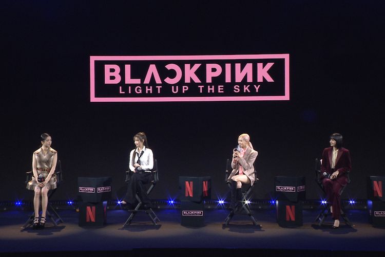 Grup Kpop BLACKPINK saat konferensi pers virtual film dokumenter BLACKPINK Light Up The Sky, Selasa (13/10/2020)