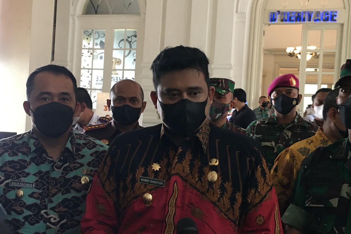 Wali Kota Medan Bobby Nasution merespons fakta ditemukannya warga Medan yang positif Covid-19 varian Omicron.