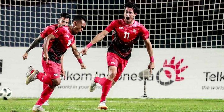 Irfan Jaya merayakan gol Timnas U-23 Indonesia ke gawang Palestina pada pertandingan Grup A Asian Games 2018 di Stadion Patrtiot, 15 Agustus 2018.