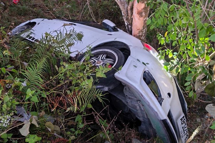 Pengemudi Kurang Konsentrasi, Mobil Terperosok 2 Meter di JJLS Gunungkidul
