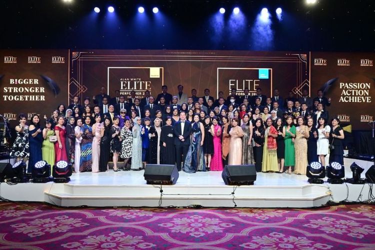 Ray White menggelar Annual Awards 2023 di Ritz-Carlton, Jumat (3/3/2023). 

