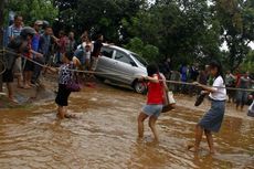 Korban Banjir Minahasa Mengeluh Bantuan Tak Merata