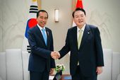 BERITA FOTO: Momen Pertemuan Jokowi dengan Presiden Korea Selatan Yoon Suk-yeol di Seoul