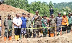 Mendagri: Presiden Prabowo Apresiasi Seluruh Pihak yang Terlibat dalam Penanganan Longsor di Cilacap