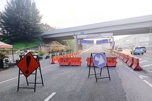 Akses Masuk MBZ ke Cikampek Dibuka-Tutup, Imbas Kepadatan Kendaraan