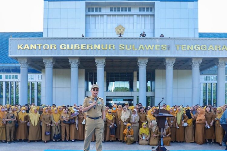 Dukung WFH, Gubernur Sultra Bersepeda ke Kantor Sekali Sepekan