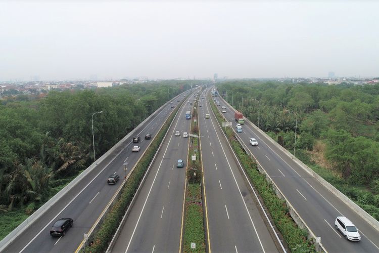 Puluhan Mobil Ngebut Langsung Terjaring Tilang Electronik di Tol