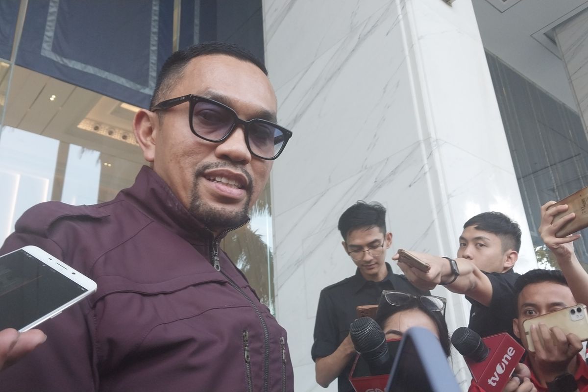 Ahmad Sahroni saat memberikan keterangan kepada wartawan di NasDem Tower, Menteng, Jakarta Pusat, Kamis (5/10/2023)