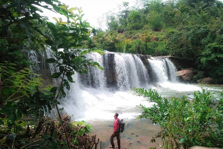 Curug Dengdeng, salah satu tempat wisata Tasikmalaya.