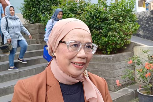 Dewi Yull Bicara soal Putranya yang Lulus S2 dan Jadi Pengajar di Amerika 