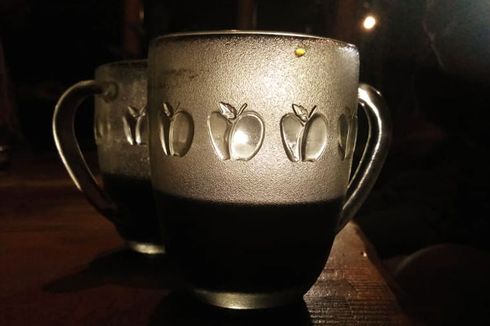 Menikmati Kopi Flores di Roots Cafe Maumere, Suasananya Beda...