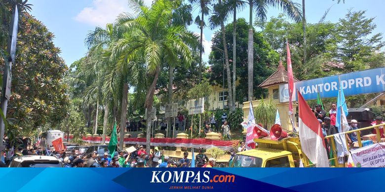 Massa Buruh Terkejut Saat Tiba di Gedung DPRD Depok: Bisa-bisanya Tempat Aksi Jadi Parkiran... - Vimarsana News
