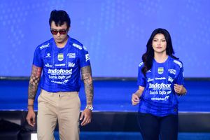Evolusi Jersey Persib: Perpaduan Sains Material, Filosofi Kota, dan Gairah Suporter