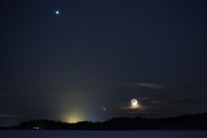 Mulai Malam Ini, Fenomena Konjungsi Tripel Bulan-Venus-Jupiter