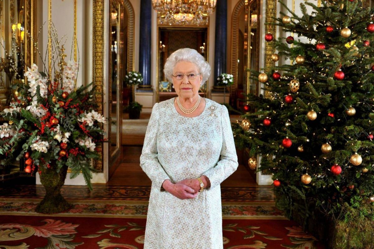 Ratu Inggris dalam perayaan Natal