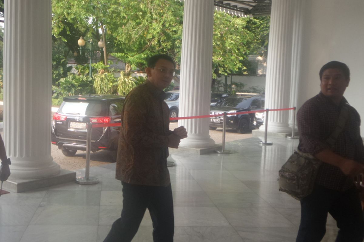  Balai Kota. Ahok bersama Wakil Gubernur non-aktif Djarot Saiful Hidayat akan melakukan serah terima jabatan dengan Plt Gubernur DKI Jakarta Sumarsono, Sabtu (15/4/2017)