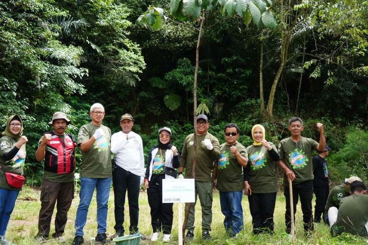 Penanaman pohon Tombolo Energy.