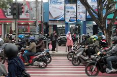 Motor Sering Gas dan Rem Mendadak, Benarkah Ban Bisa Cepat Habis?