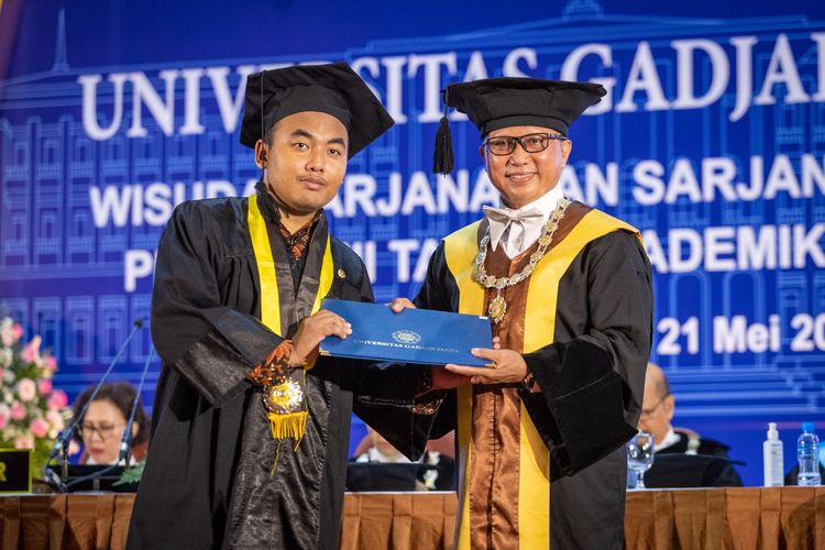 Kisah Siham, Wisudawan Autisme UGM yang Sukses Kembangkan Peternakan Domba