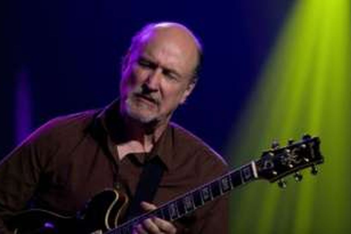 John Scofield tampil di panggung Miles Davis Hall dalam Montreux Jazz Festival 2009 atau yang ke-43 di Montreux, Swiss, 14 Juli 2009. 