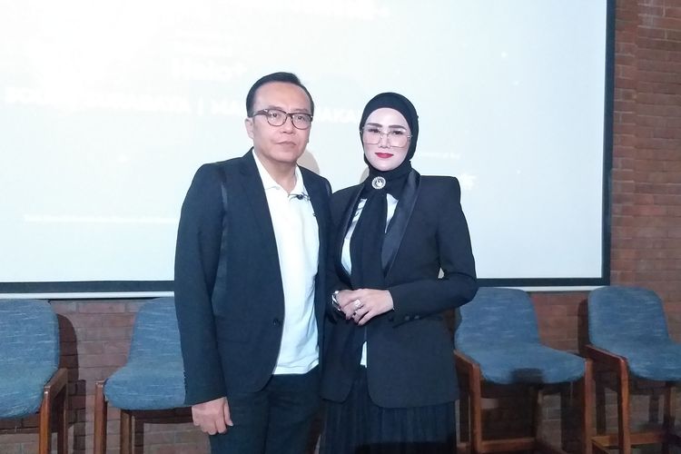 Penyanyi Ari Lasso menggandeng Mulan Jameela sebagai special performer untuk konser bertajuk 3 Dekade Perjalanan Cinta Ari Lasso, ditemui saat konferensi pers di kawasan SCBD, Jakarta Pusat, Senin (8/5/2023). 