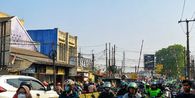 Macet Parah di Pasar Serpong, Dishub Tangsel Soroti Headway KRL dan Panggil 