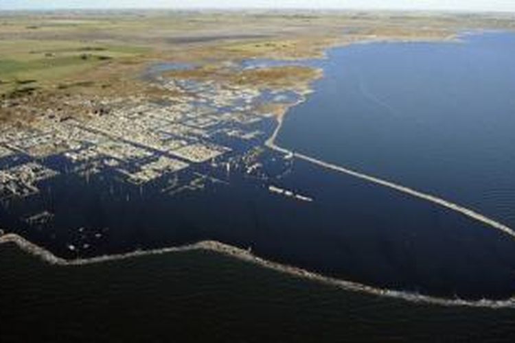 Luapan Lago Epecuen selama 25 tahun merusak bangunan-bangunan di Villa Epecuen.