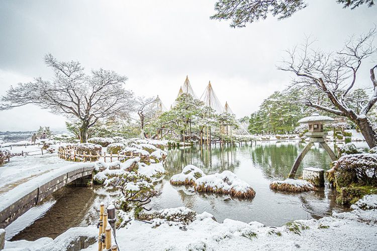 Suasana musim dingin di Taman Kenrokuen, Kanazawa, Jepang. Dok: Central Japan Tourism