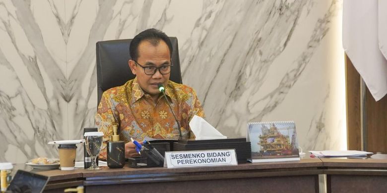 Sekretaris Kementerian Koodinator (Sesmenko) Bidang Perekonomian Susiwijono Moegiarso dalam kegiatan Sosialisasi NK ?Implementasi dan Penyusunan Tahun 2022? yang diselenggarakan secara hybrid  di Kantor Kementerian Koordinator Bidang Perekonomian, Jakarta, Senin (19/9/2022).