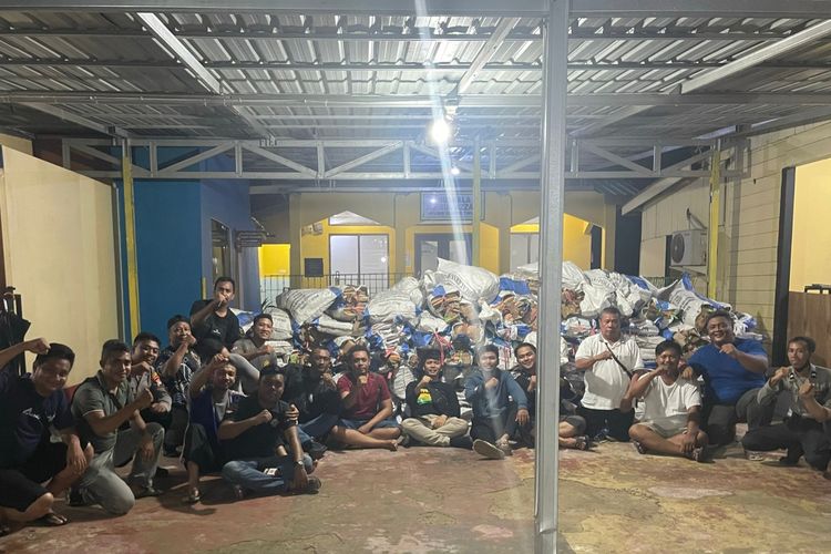 106 karung daging dan sosis illegal asal Malaysia diamankan di perairan Ambalat oleh Kepolisian Sektor Sebatik Timur, Nunukan, Kaltara. Daging tersebut akan dibawa ke Kota Tarakan. Polisi masih mencari pemilik barang