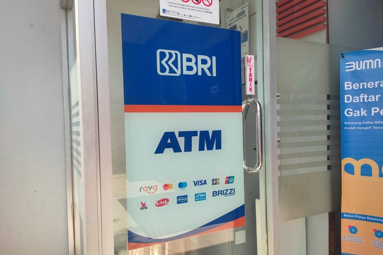 Saat ini cara mengambil uang di ATM BRI bisa lho tanpa kartu. Jadi cara ambil uang di ATM BRI yakni dengan membuka aplikasi BRImo di ponsel.