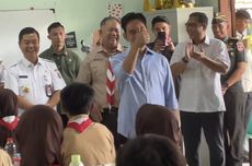 Dapat Pantun dari Siswa SMP Saat Tinjau Makan Bergizi Gratis, Gibran Beri Acungan Jempol