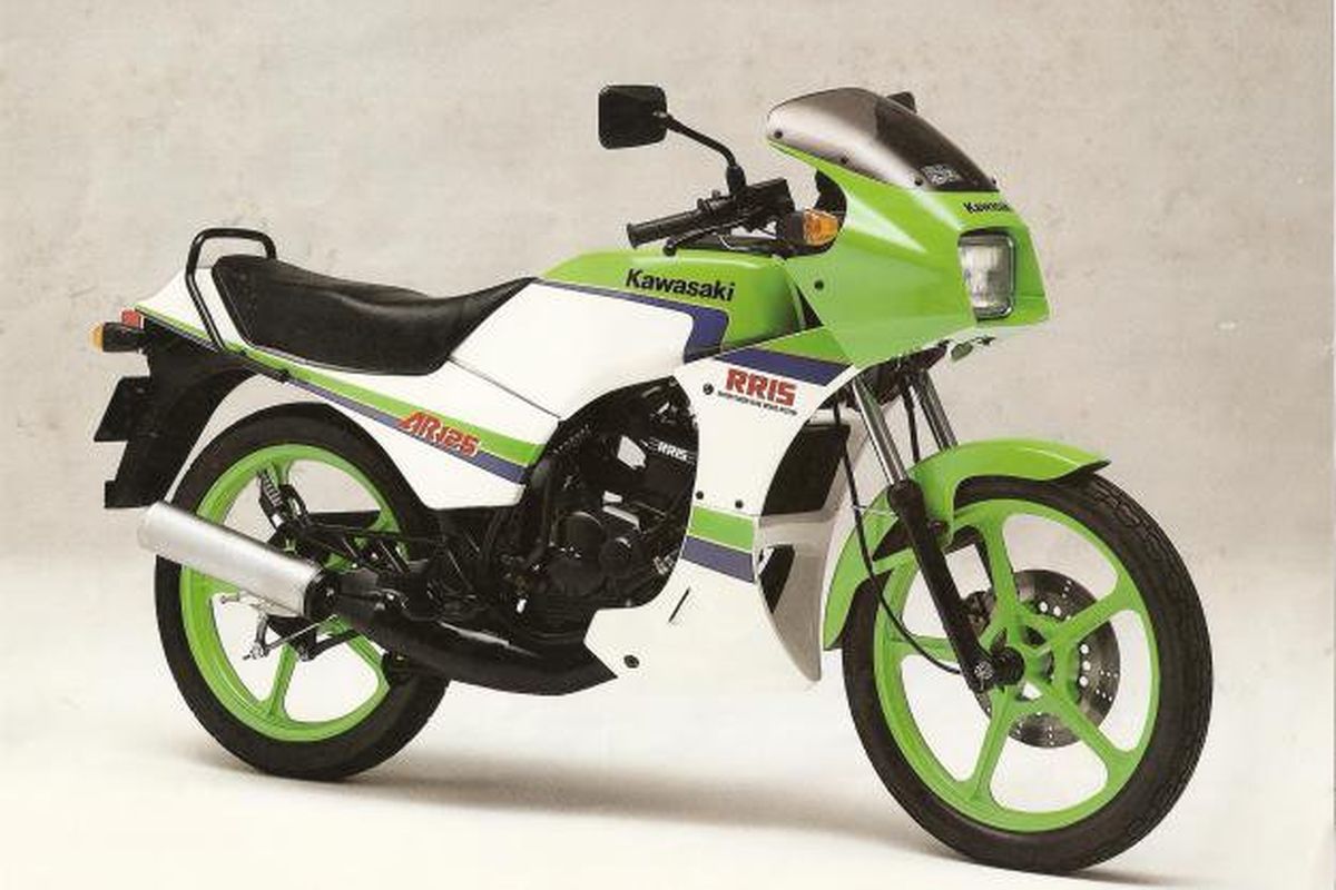 Kawasaki AR125, kompetitor terdekat Yamaha RX-King pada masanya