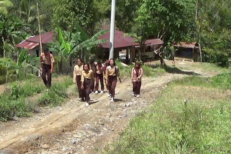 Belum Nikmati MBG, Siswa SMP Paranta di Pedalaman Luwu Berharap Perhatian Prabowo