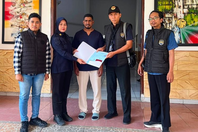 Dipenjara 16 Tahun karena Kasus Narkoba, WNA Malaysia Diserahkan ke Imigrasi
