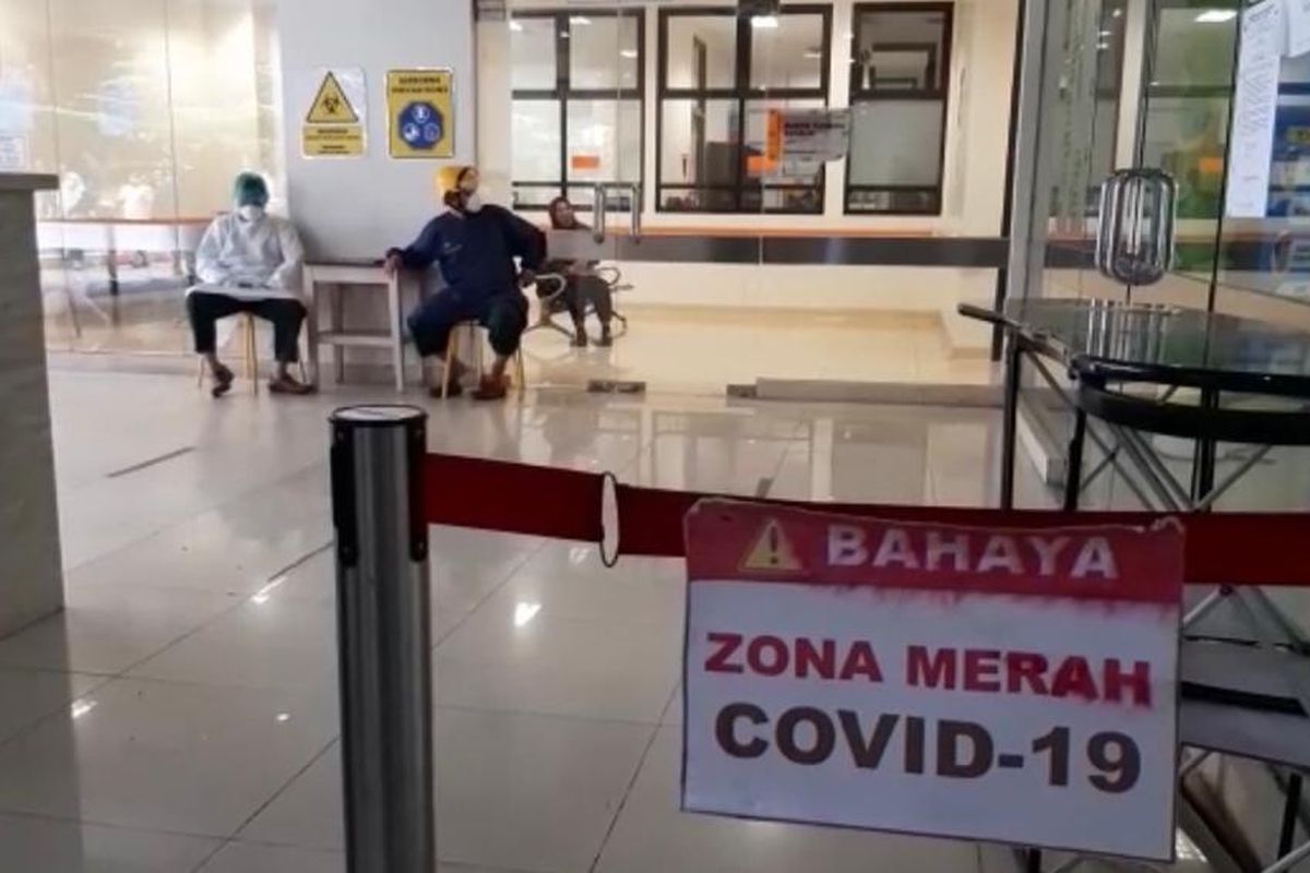 Ruang Covid-19 di Rumah Sakit Hasan Sadikin (RSHS) Bandung. 