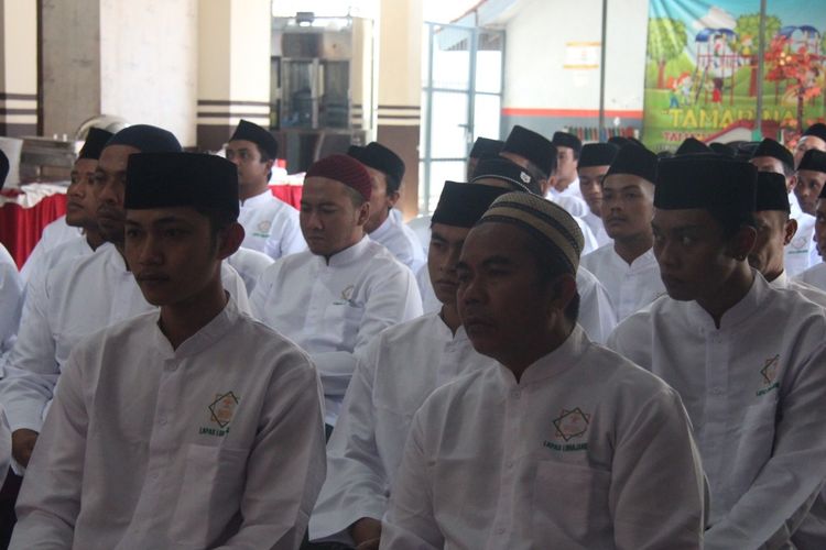 Warga binaan lapas kelas IIB Lumajang terima remisi hari kemerdekaan Indonesia, Rabu (17/8/2022)