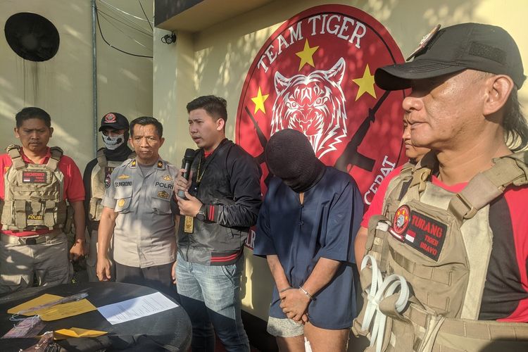 pengungkapan kasus perampokan bersenjata tajam oleh tim tiger, Polres Metro Jakarta Utara, Rabu (15/1/2020).