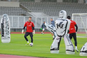 Pengamat Belanda Sorot Transfer Maarten Paes ke Ajax, Ada Keraguan