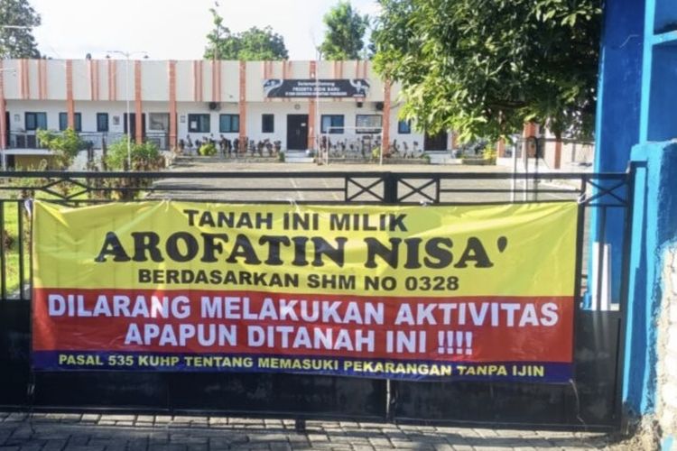 Gedung SMK Kesehatan Nusantara Pamekasan Disegel, 90 Siswa Telantar