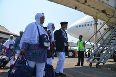 Nelangsa Jemaah Haji Kloter Empat Asal Kabupaten Bogor: Pesawat 